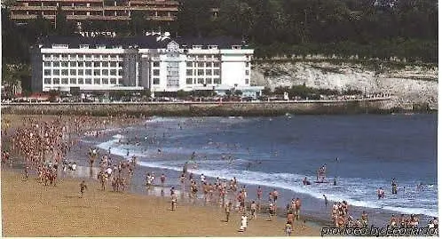 Hotel Chiqui Santander 3*,